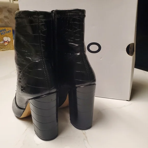 Boots - Picture 4 of 4